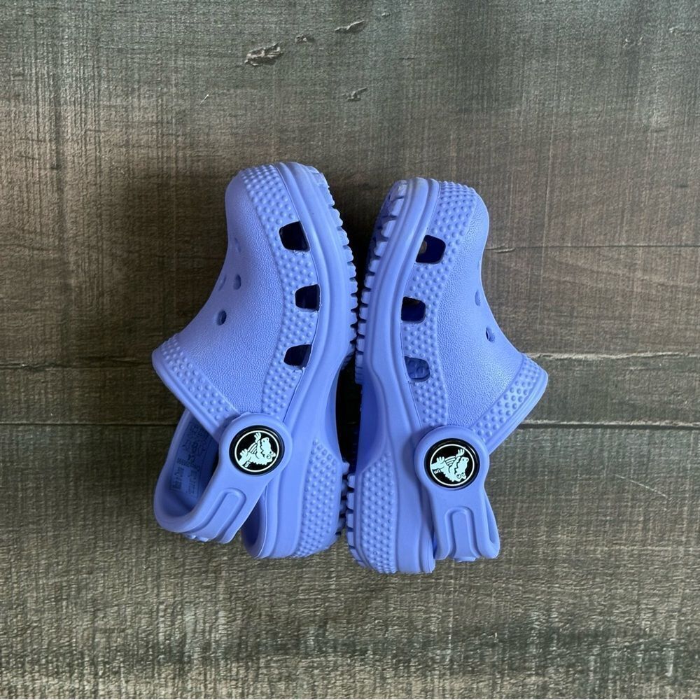 Crocs  - Picture 3 of 6